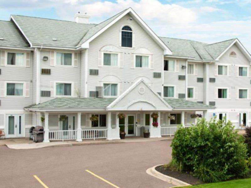 Travelodge Suites By Wyndham Moncton Exterior photo